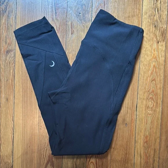 ZYIA Black Ribbed Premium Leggings - Picture 1 of 6